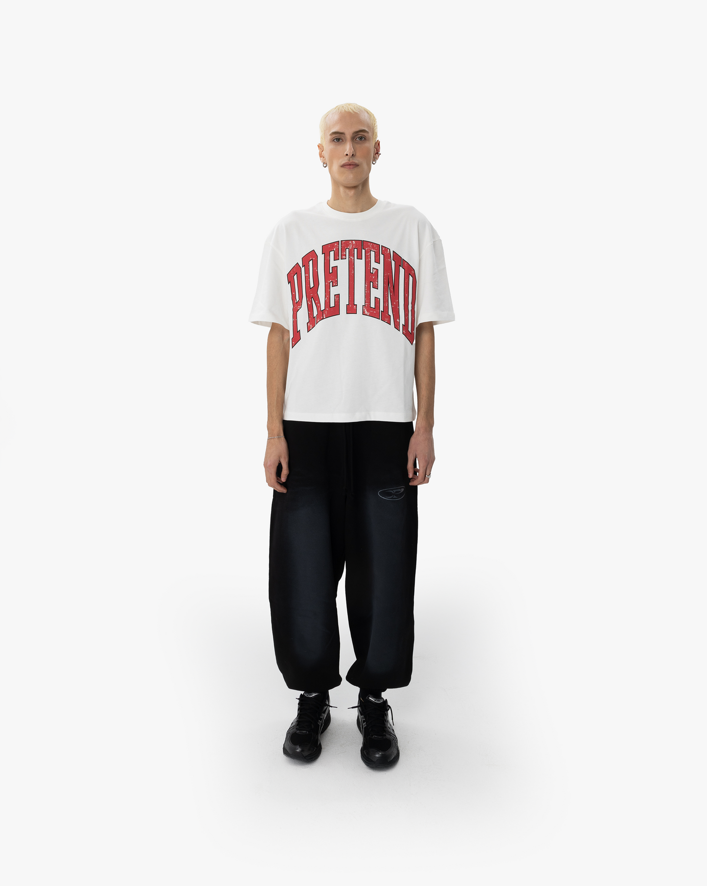 PRETEND COLLEGE TEE - WHITE