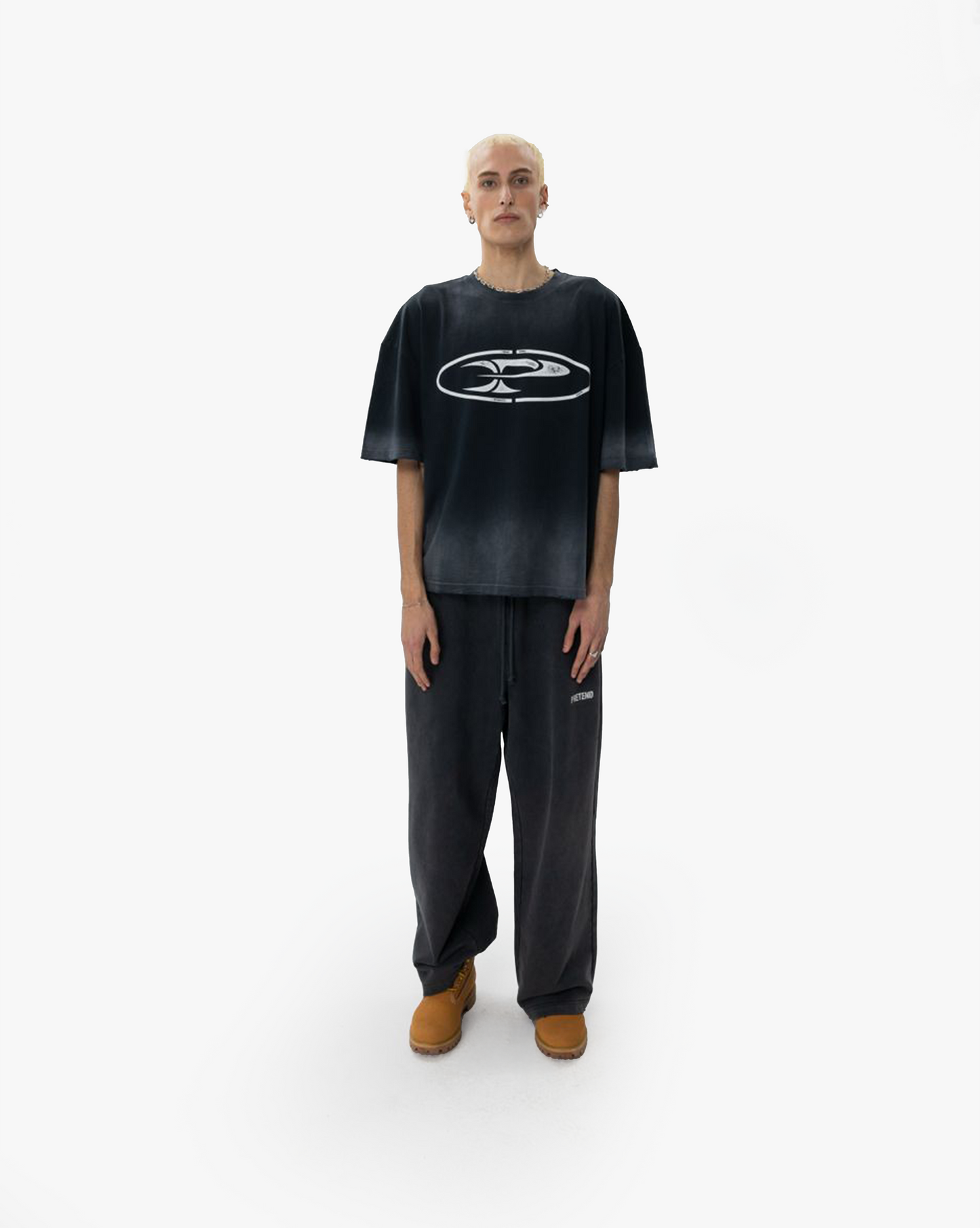 DISTRESSED LOGO TEE
